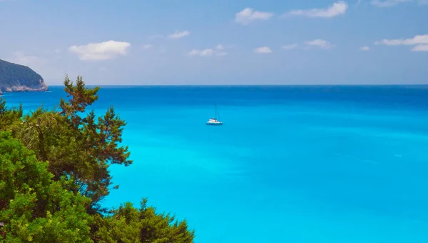 レフカダ島ギリシャでポルト Katsiki ビーチ — ストック写真