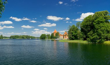 Yazın Trakai Kalesi