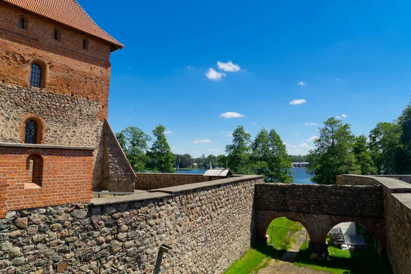 Литовський Тракайський Замок Влітку — стокове фото