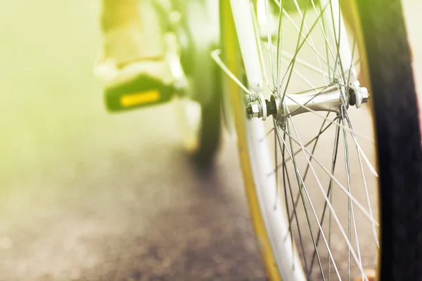 Close-up de uma roda de bicicleta - efeito vintage — Fotografia de Stock