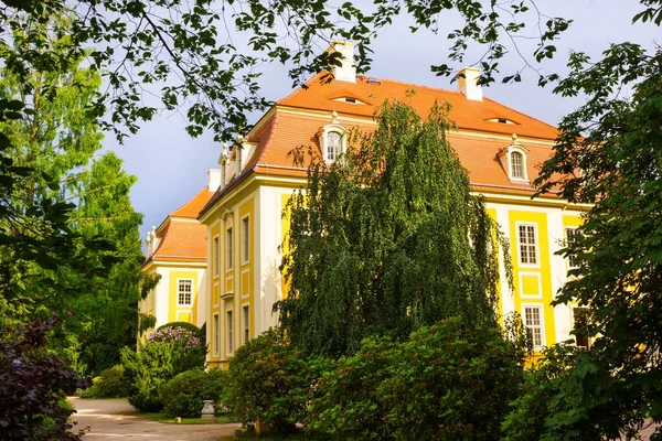 Blick Auf Das Schloss Rammenau Aus Dem Schönen Garten — Stockfoto