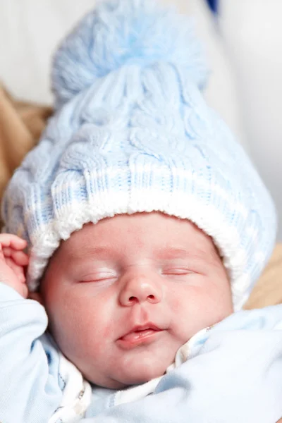 Kleine pasgeboren babyjongen Rechtenvrije Stockfoto's