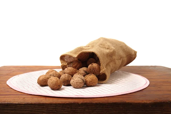 Vlašské ořechy na stůl — Stock fotografie