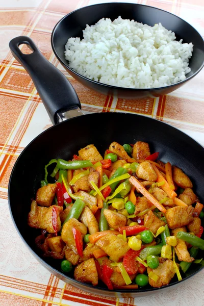 Chicken meat with vegetables — Stock Photo, Image