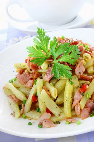 Yellow string beans with ham — Stock Photo, Image