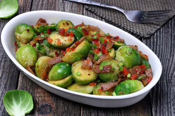 Brussels sprouts with bacon — Stock Photo, Image