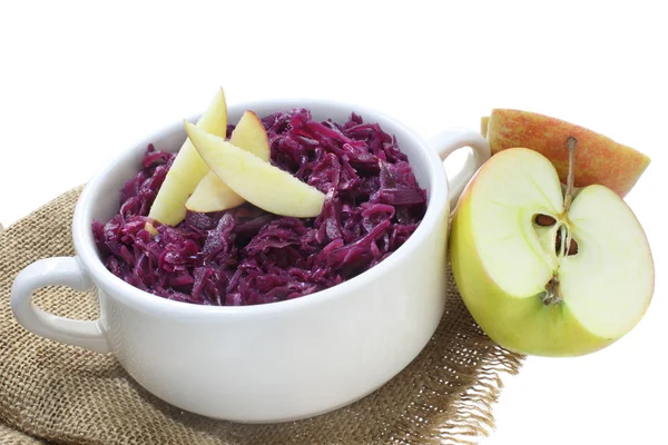 Sweet and sour red cabbage with apples — Stock Photo, Image