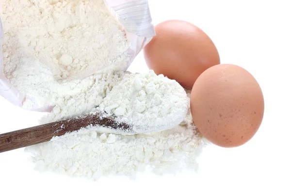 Mehl und Eier — Stockfoto