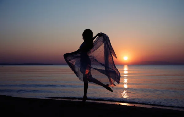 Zonsondergang aan het strand — Stockfoto