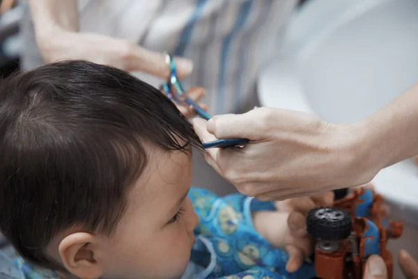 婴儿理发师 — 图库照片