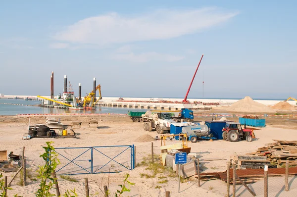 SWINOUJSCIE, POLOGNE : 29 août 2012 - construction d'un terminal GPL à Swino — Photo