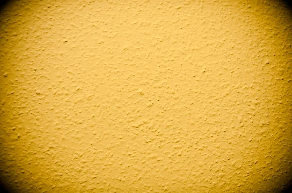 Papel de parede pintado estrutural marrom na parede — Fotografia de Stock
