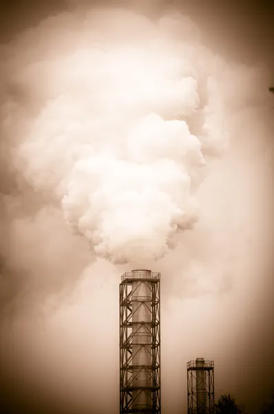 Dirty smoke and pollution produced by factory — Stock Photo, Image