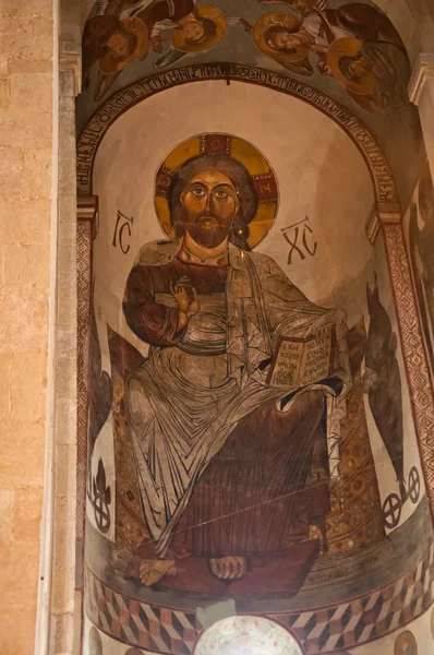 Icono de Jesús en una antigua iglesia católica histórica —  Fotos de Stock