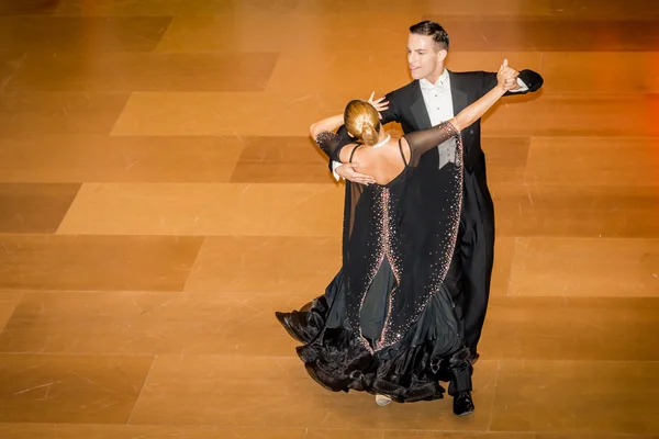 Competitors dancing slow waltz on the dance conquest — Stock Photo, Image