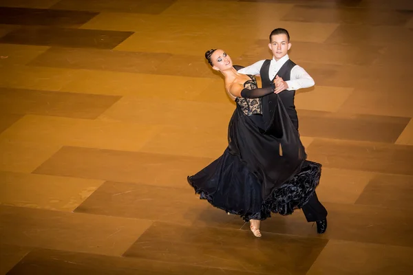 Competitors dancing slow waltz on the dance conquest — Stock Photo, Image