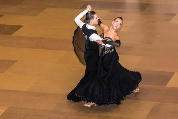 Competitors dancing slow waltz on the dance conquest — Stock Photo, Image