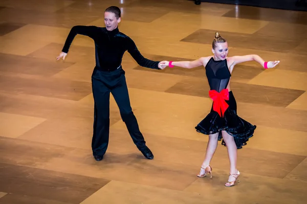 प्रतियोगियों विजय पर लैटिन नृत्य नृत्य — स्टॉक फ़ोटो, इमेज