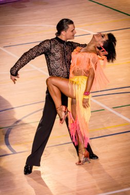 fetih Latin dans dans rakip