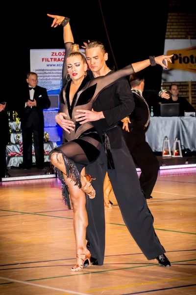 Konkurentów, taniec latin dance na podbój — Zdjęcie stockowe