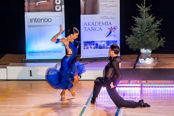 Конкуренти, танці латинські танці на завоювання — стокове фото