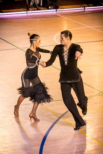 Competitors dancing latin dance on the conquest — Stock Photo, Image