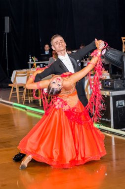 yavaş vals dansı conquest üzerinde dans dansçılar