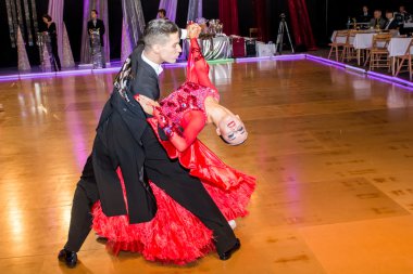 yavaş vals dansı conquest üzerinde dans dansçılar