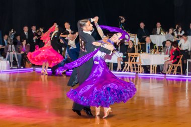 yavaş vals dansı conquest üzerinde dans dansçılar