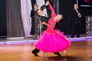 yavaş vals dansı conquest üzerinde dans dansçılar