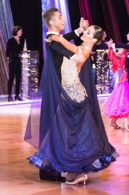 yavaş vals dansı conquest üzerinde dans dansçılar