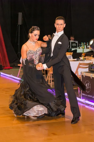 Dancers dancing slow waltz on  the dance conquest — Stock Photo, Image