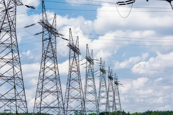Pylon and transmission power line in summer day — Stock Photo, Image