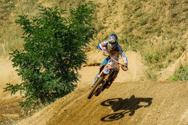 pilotos de motocross na corrida