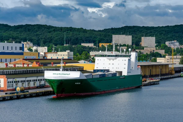 Uitzicht op de kade poort en de scheepswerf van gdynia, Polen — Stockfoto