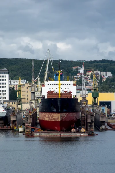 Vista del puerto de muelle y astillero de Gdynia, Polonia — Foto de Stock
