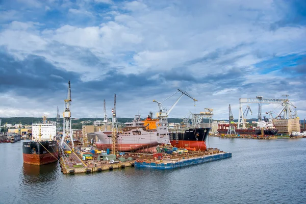 Veduta del porto e del cantiere navale di Gdynia, Polonia — Foto Stock