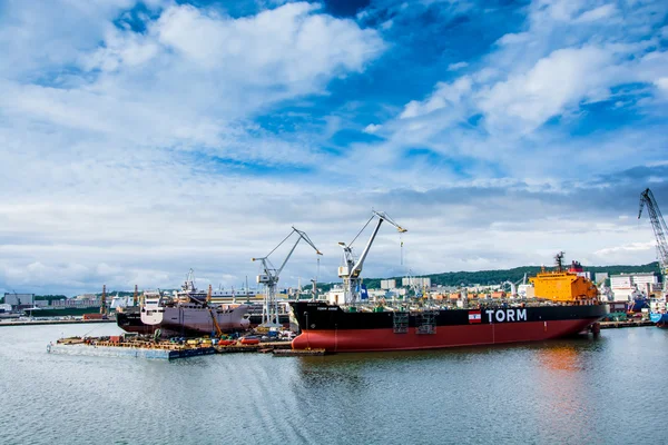 Vista del puerto de muelle y astillero de Gdynia, Polonia — Foto de Stock