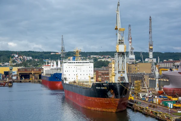 Vista do cais e do estaleiro de Gdynia, Polónia — Fotografia de Stock