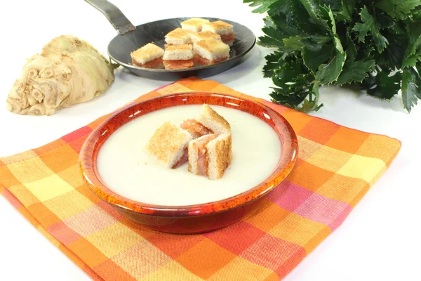 Cooked Cream of celery soup with salmon croutons — Stock Photo, Image