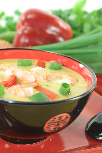 Curry soup with shrimp and chili — Stock Photo, Image