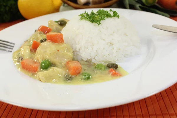 Pollo fricassee con zanahorias — Foto de Stock