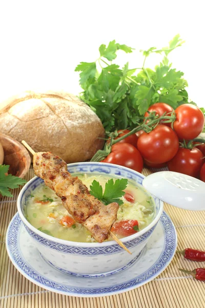 Ασιατικό κοτόπουλο σούπα με χυλοπίτες — Φωτογραφία Αρχείου