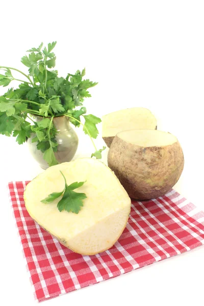 Rutabaga amarelo em um guardanapo — Fotografia de Stock