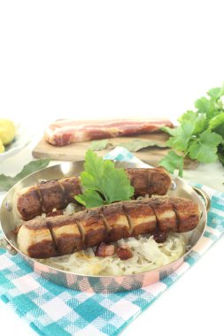 brawurst lahana ve patates ile