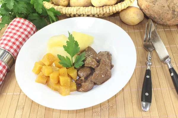 Gulash de venado con rutabaga —  Fotos de Stock