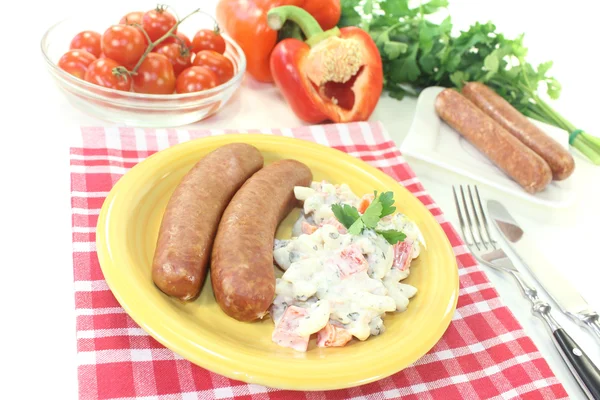 Insalata di pasta con peperone, pomodori e Mettenden — Foto Stock