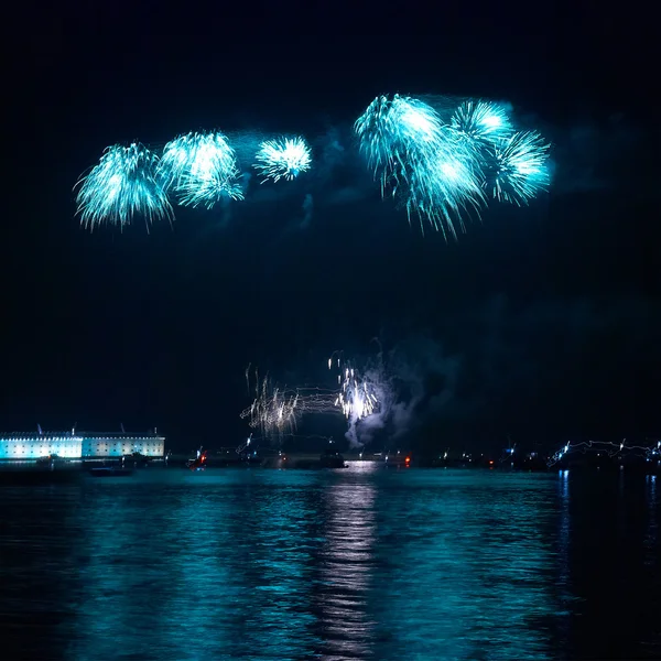 Coloridos fuegos artificiales navideños — Foto de Stock