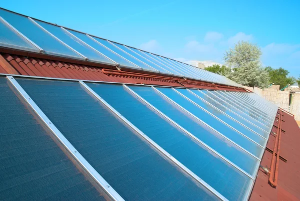 Solaranlage auf dem Dach — Stockfoto