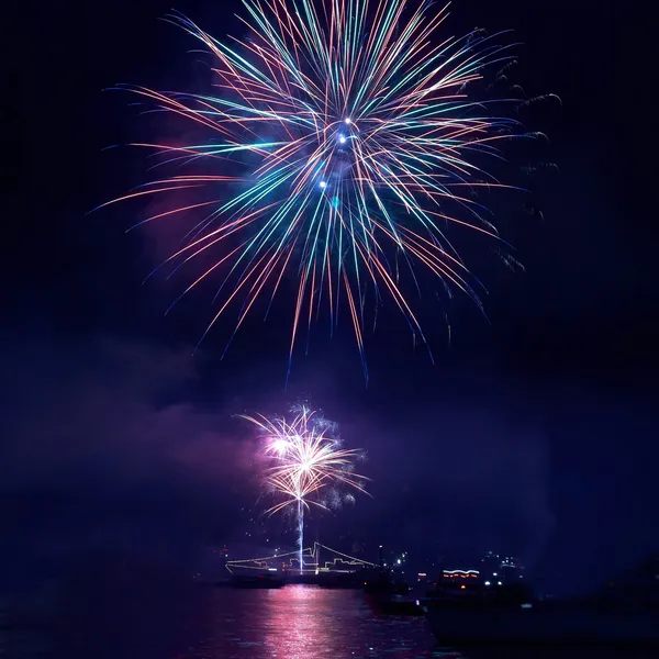 Fuochi d'artificio colorati — Foto Stock